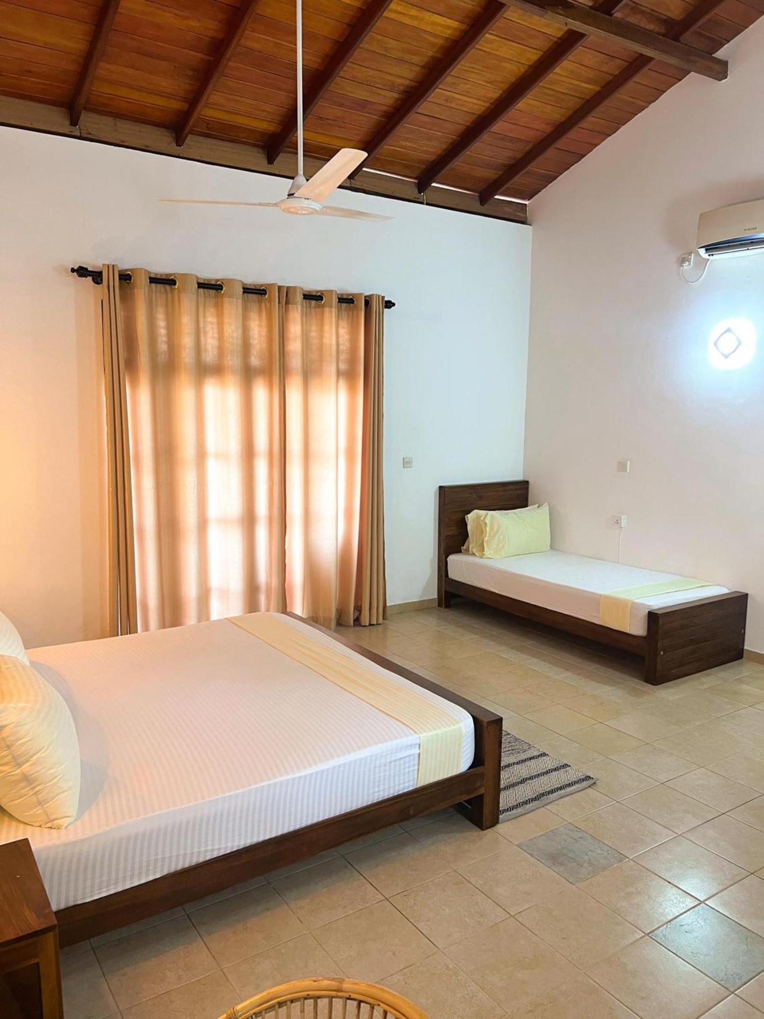 Hummus Hostel Hikkaduwa Εξωτερικό φωτογραφία